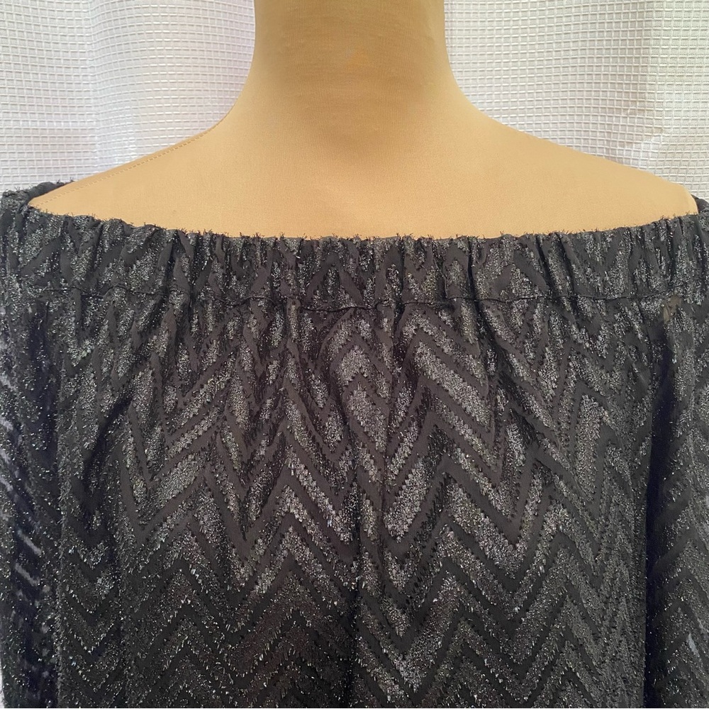 Ladies MICHAEL KORS off the shoulder blouse, size Small